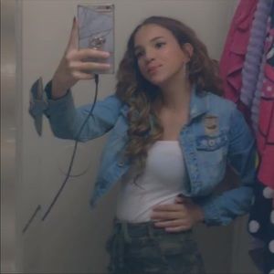 Meet your Posher, Skylin